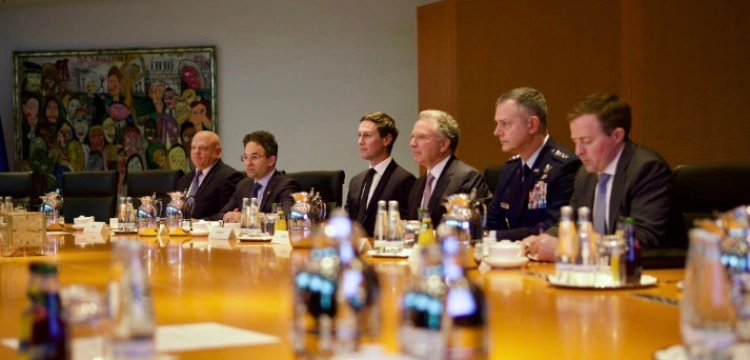 Rozmowy w Berlinie. Doradca Trumpa: Osiągnięto znaczny postęp