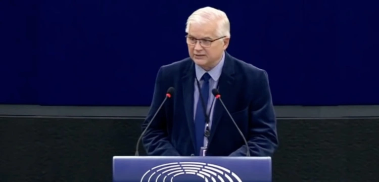 Były premier przed sądem. Ruszył proces Cimoszewicza