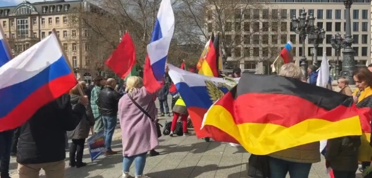 Niemcy. Tysiące wiz dla Rosjan od początku wojny