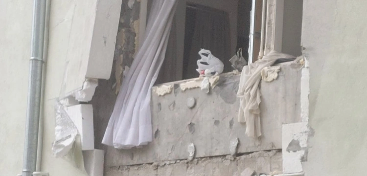 Potężna eksplozja w Warszawie. Wybuch wyrwał okna z mieszkania