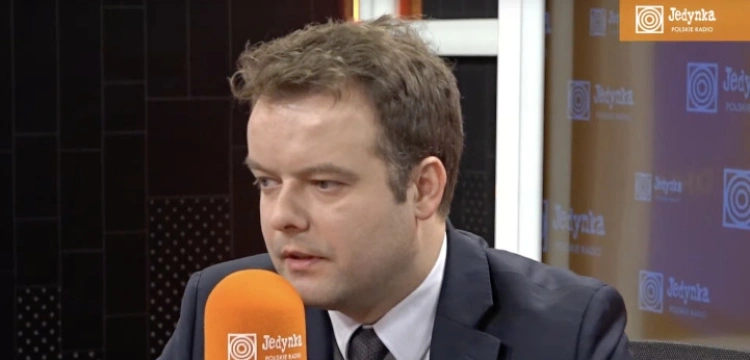 PiS szuka równowagi. Bochenek ujawnia kulisy rozmów wokół inicjatywy Morawieckiego