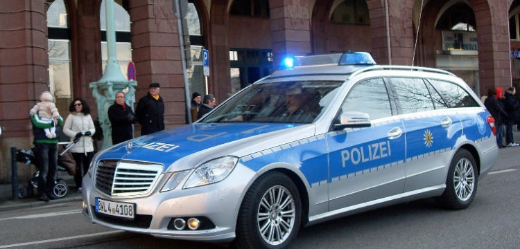 Niemcy. Mężczyzna zrzucił z mostu chłopca, bo ten mówił po ukraińsku