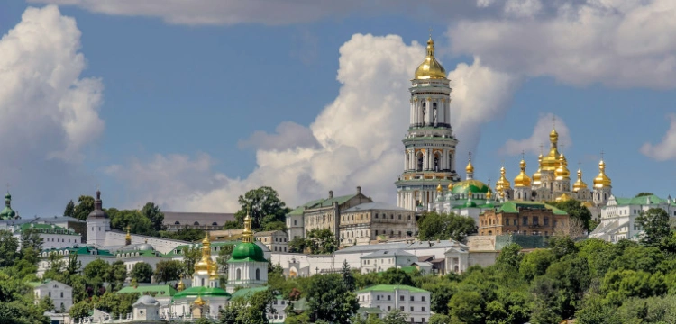 Podlegli moskiewskiej Cerkwii mnisi okupują ławrę Peczerską w Kijowie
