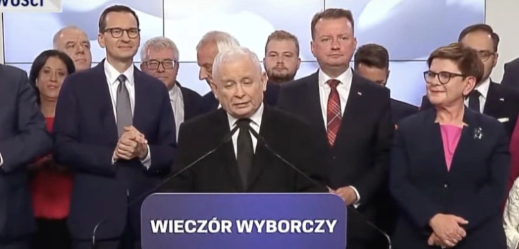 Late poll. PiS wygrywa wybory, pięć formacji w Sejmie