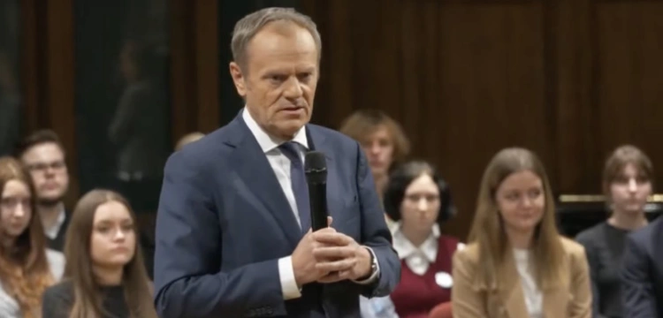 Dlaczego Tusk używa mowy nienawiści? Polityk tłumaczył się młodzieży w Gdańsku