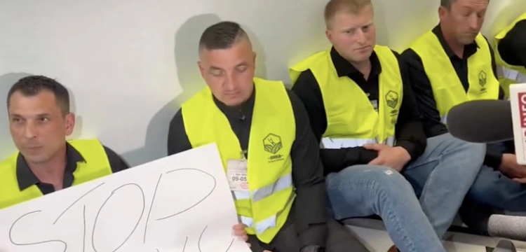 Rolnicy w Sejmie rozpoczynają protest głodowy
