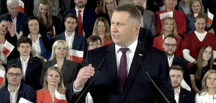 „Nawet szambiarze są bardziej rzetelni…”. Lider KOD uderza w żonę prof. Czarnka