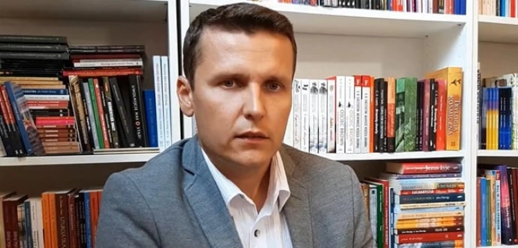 Dariusz Rozwadowski dla Frondy: Kraje UE, w tym Polska, wprowadzają do edukacji reformy bolszewików