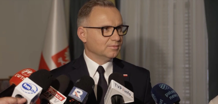Prezydent: Opluwali żołnierzy, a dziś stroją się w piórka obrońców granic