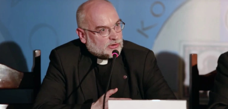 „Uczestnicy orgii w Dąbrowie by przyklasnęli”. O. Kowalczyk o homoherezji w Kościele