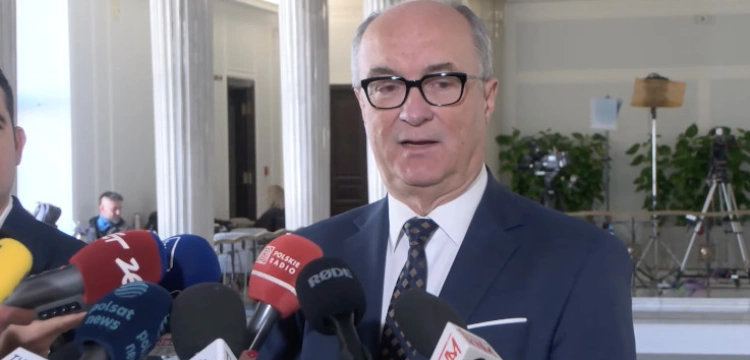 „Sejm na rympał ma klepnąć wybór”. Czarzasty wyznaczył termin ws. wyboru sędziów TK