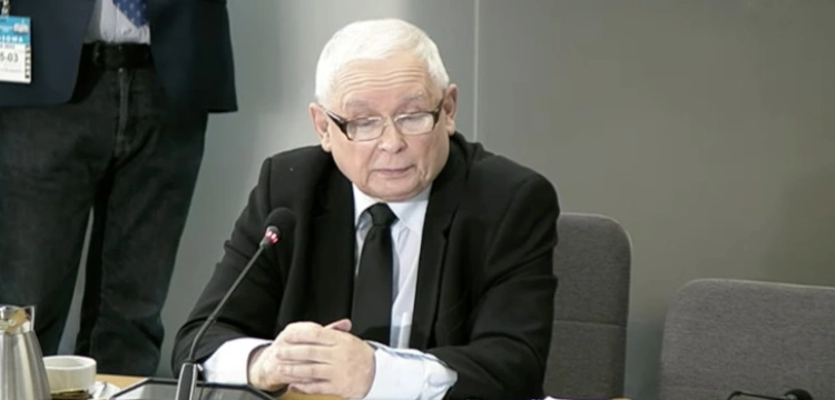 Prezes PiS stanął przed komisją ds. Pegasusa. Okazało się, że ta… nie wystąpiła o zwolnienie go z tajemnicy