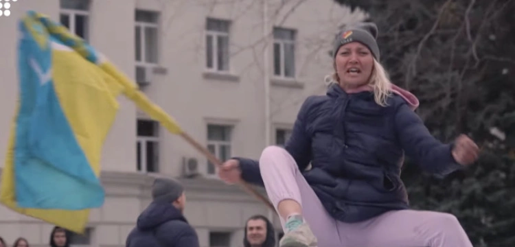 Od trzech dni w Chersoniu trwa wielkie święto. Nie mają prądu ani łączności, ale cieszą się z wolności