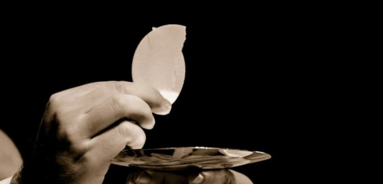 Przerażająca profanacja w Wielką Sobotę. Skradziono Najświętszy Sakrament