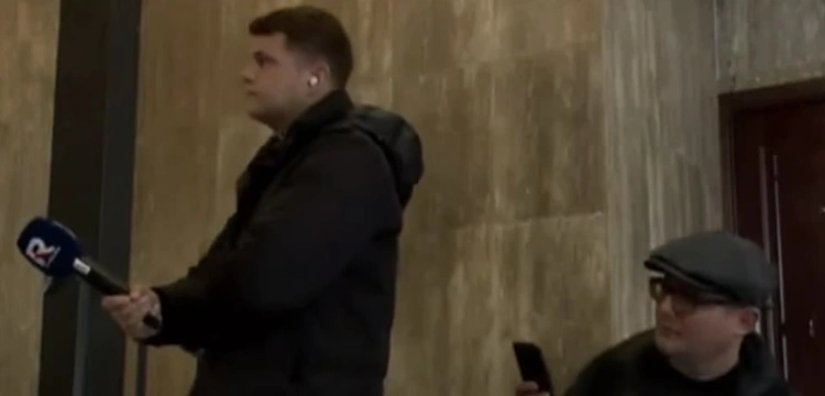 „Ślubowanie” w Sejmie. Notariusz… schował się w kancelarii