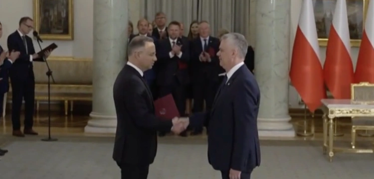 Zaprzysiężenie nowych ministrów. Prezydent przypomniał o atakach na SG