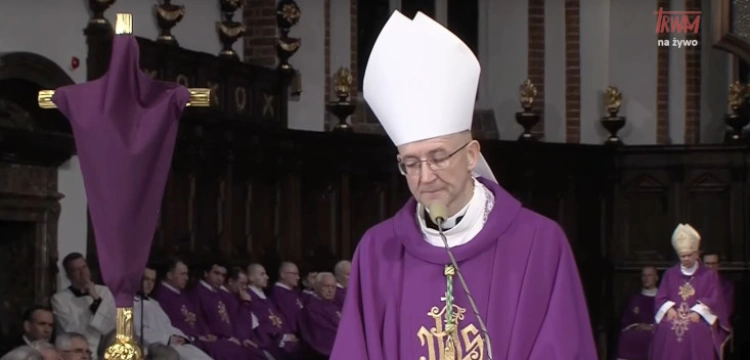 „Bracie Anatolu – przepraszam”. Abp Galbas na pogrzebie ofiary księdza Mirosława M.