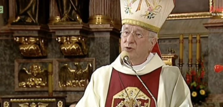 Papież przyjął rezygnację biskupa łowickiego