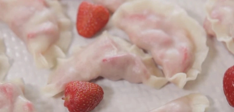 Pierogi z truskawkami, czyli smak lata na talerzu