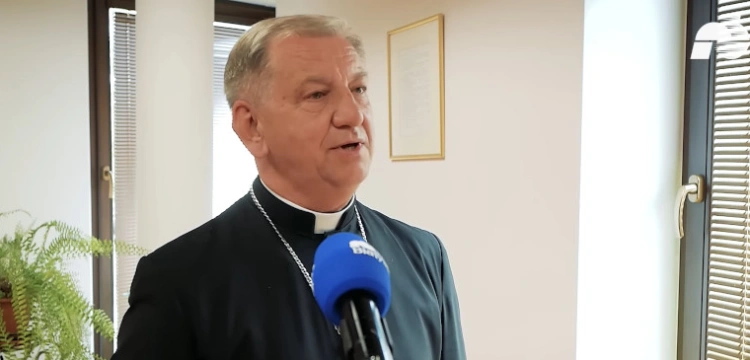 Sprawa ks. Dębskiego. Abp Guzdek przeprasza diecezjan