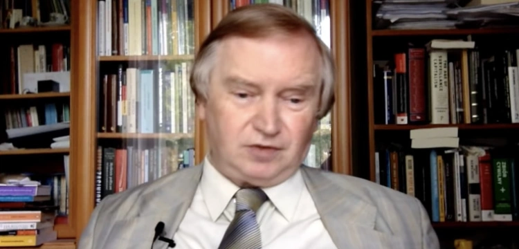 Kamiński i Wąsik są posłami? Prof. Piotrowski miażdży narrację Hołowni