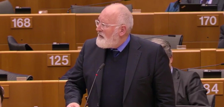 Niesamowite! Timmermans… chwali Polskę. „Jesteście przykładem dla świata”