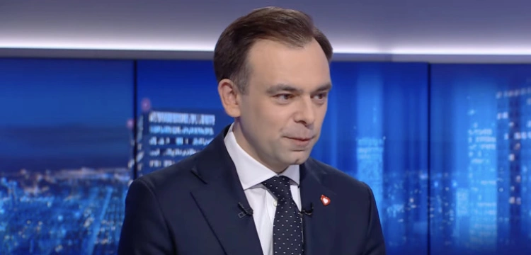 Dramat na stacjach paliw. Co na to minister finansów?