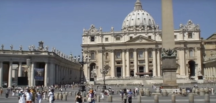 Rozebrał się do naga w bazylice św. Piotra. To miał być „protest”