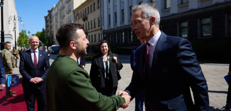 Szef NATO niespodziewanie pojawił się w Kijowie. „Sytuacja jest trudna”