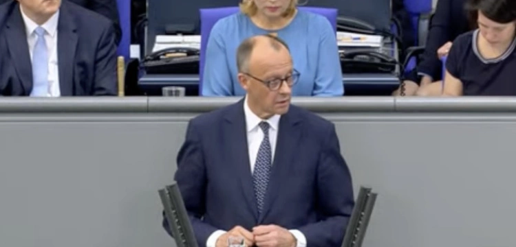 Kanclerz Niemiec wygłosił exposé. Wspomniał o Polsce