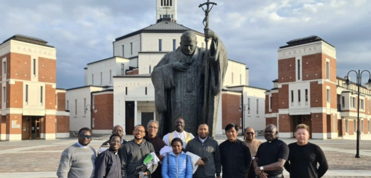 Studenci z krajów misyjnych na papieskim szlaku