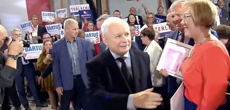 Prezes PiS: Podniesiono rękę na polską niepodległość