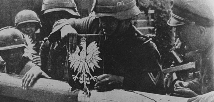 Manipulacje zamiast faktów. Niemieckie podręczniki a obraz wojny i Polski