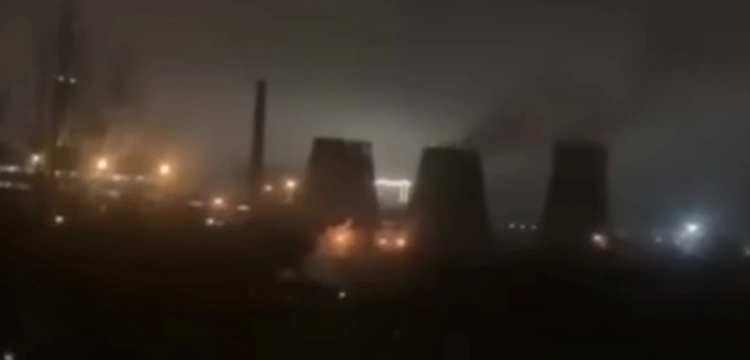 Ciemności ogarnęły trzy rosyjskie miasta po nocnych atakach ukraińskich dronów