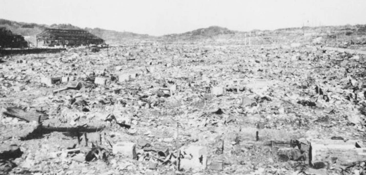 77 lat temu zrzucono bombę atomową na Nagasaki. Początkowo miała spaść na Niemcy
