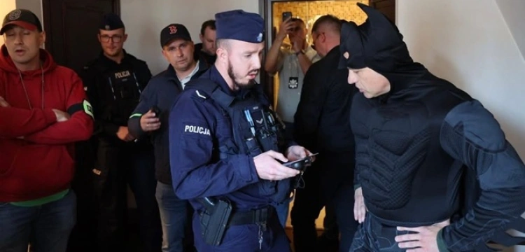Dziennikarz kontra RODO? Spór o wolność słowa po interwencji w sprawie „gdańskiego Batmana”