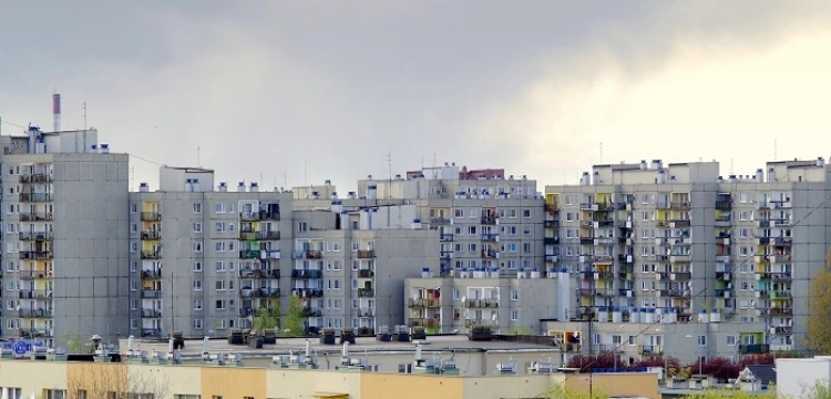 MF: Na rewitalizację bloków trafi 5 mld zł w 2024, po 1 mld zł w kolejnych latach