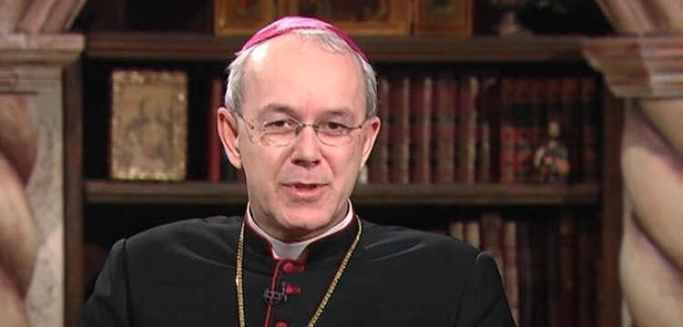 Bp Athanasius Schneider krytykuje Synod o synodalności: katolicy nie mogą być posłuszni herezji