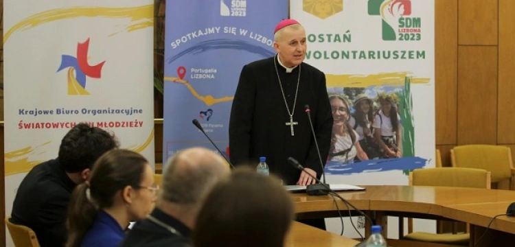 Bp Suchodolski: Młodzież potrzebuje przestrzeni i więzi