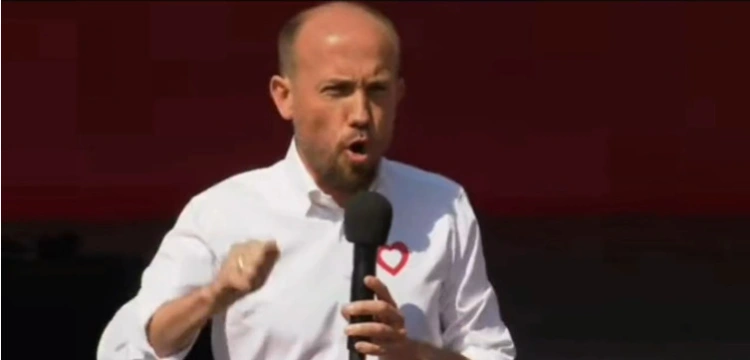 [WIDEO] Budka wezwał do zaśpiewania hymnu. Odzew znikomy