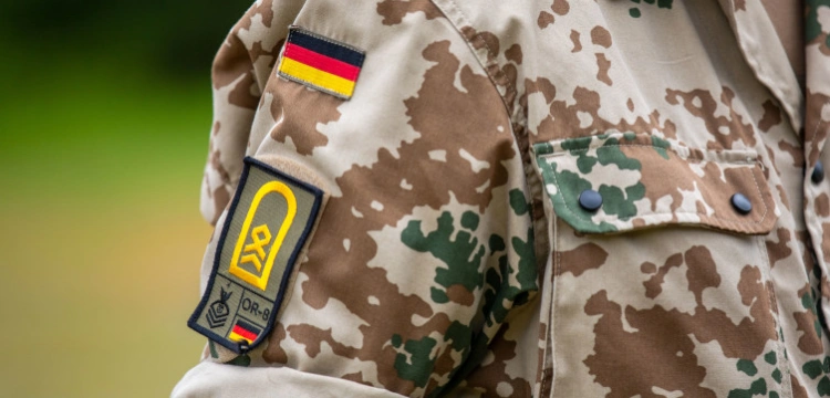 Szef MON Niemiec: "będziemy gotowi do wojny". Prasa komentuje