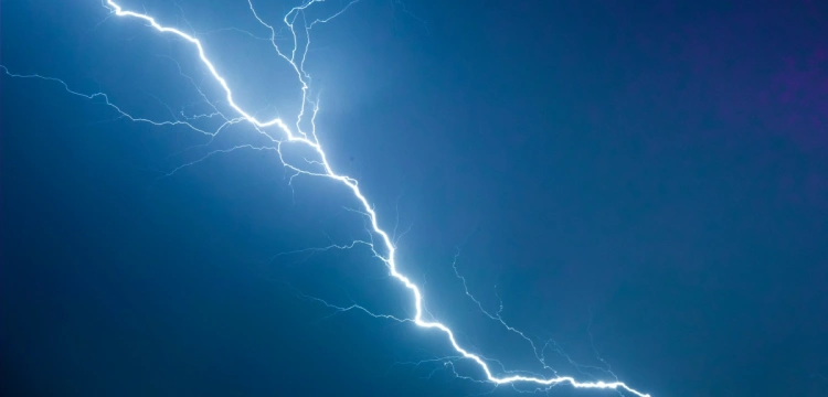 Alert pogodowy dla sześciu województw. Nadciągają burze