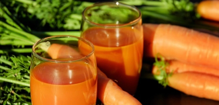 Sok z marchwi to POTĘŻNA broń w walce o zdrowie!!!