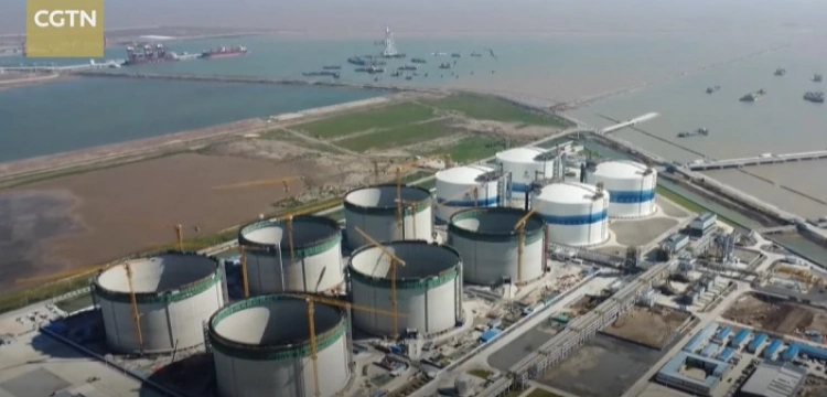 Ropa i gaz: Rosji nie sprzyja pogoda i sytuacja w Chinach