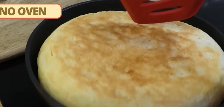 Chleb na patelni - bez jajek, bez pieczenia, bez zagniatania