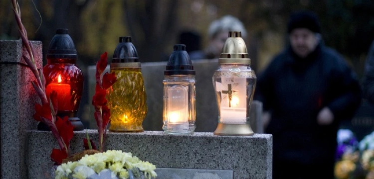 Policja apleluje o szczególną ostrożność w związku ze zbliżającymi się świętami Wszyskich Świętych i Dniem Zadusznym