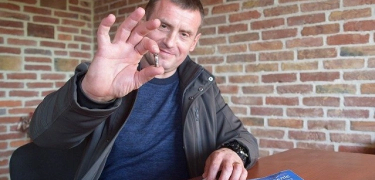 Świadectwo żołnierza z Ukrainy: Pocisk zamiast przeszyć jego ciało, utkwił w Ewangelii