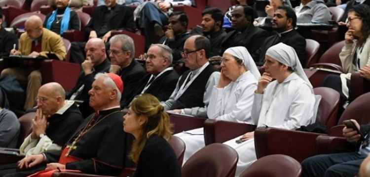 Synod: powstaną komisje, które zgłębią 10 tematów wyłonionych podczas synodu