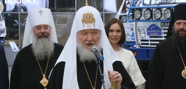 Moskiewski celibat tylko dla wiernych? Śledztwo obnaża prywatne życie Cyryla