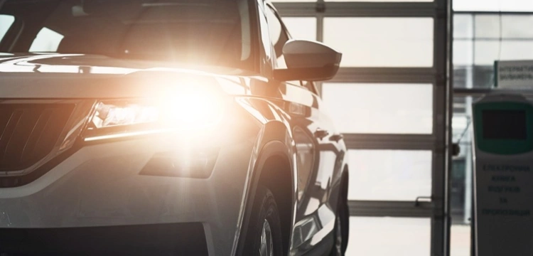 Czy ubezpieczenie AC przechodzi na nowego właściciela po sprzedaży? [Materiał promocyjny]